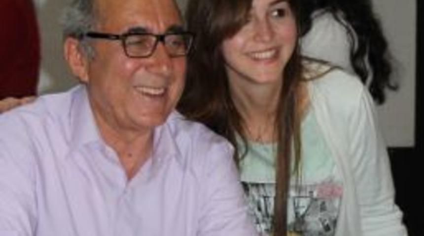 Ataol Behramoğlu Şiirleriyle B&uuml;y&uuml;ledi