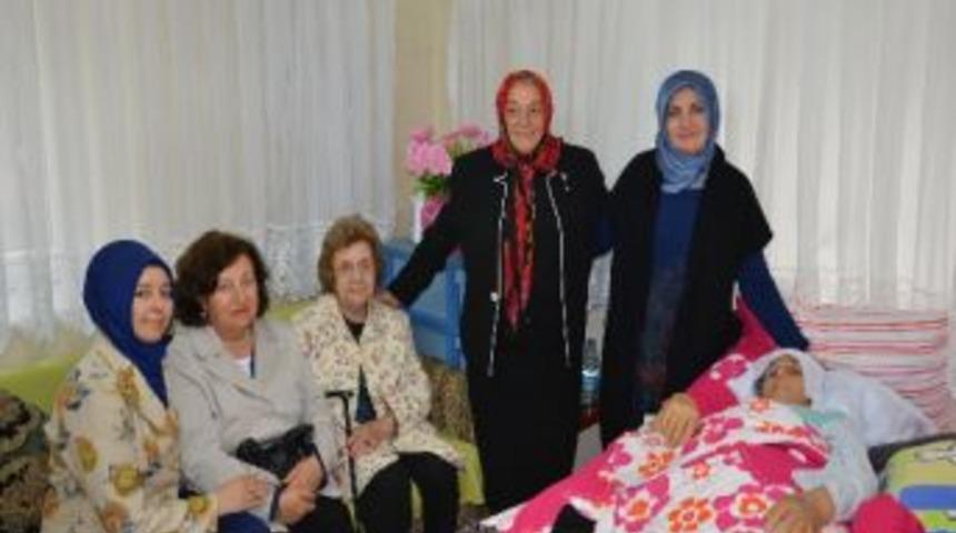 Düzce Gönül Elçileri Anneler Günün Unutmadı