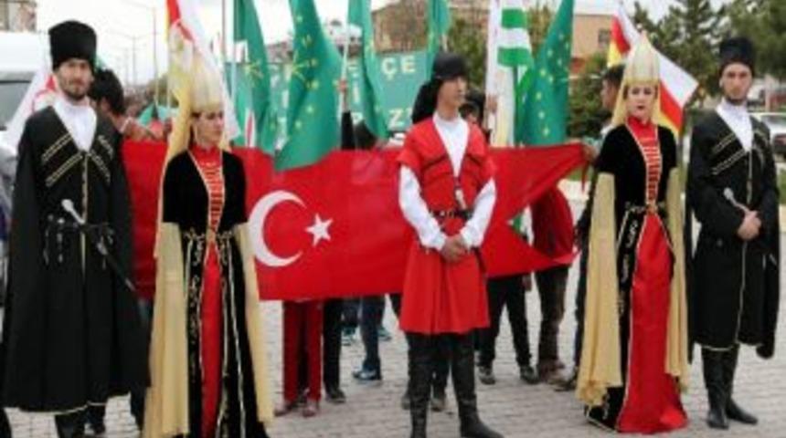 Ahlat'ta &Ccedil;erkes Şenlikleri