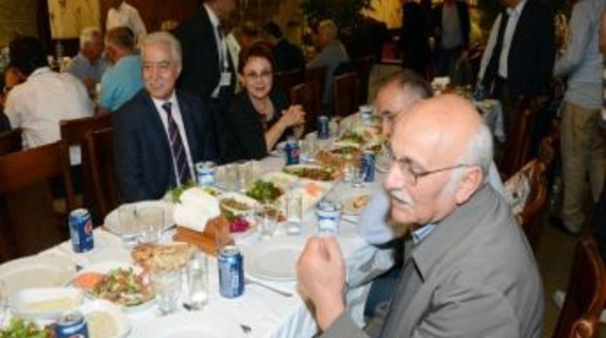 Zihni Aldırmaz&rsquo;dan Başkanlara Yemek