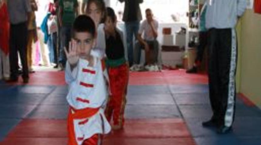 Bursalı D&ouml;v&uuml;ş&ccedil;&uuml;ler, Fizik Kurallarını Alt&uuml;st Etti