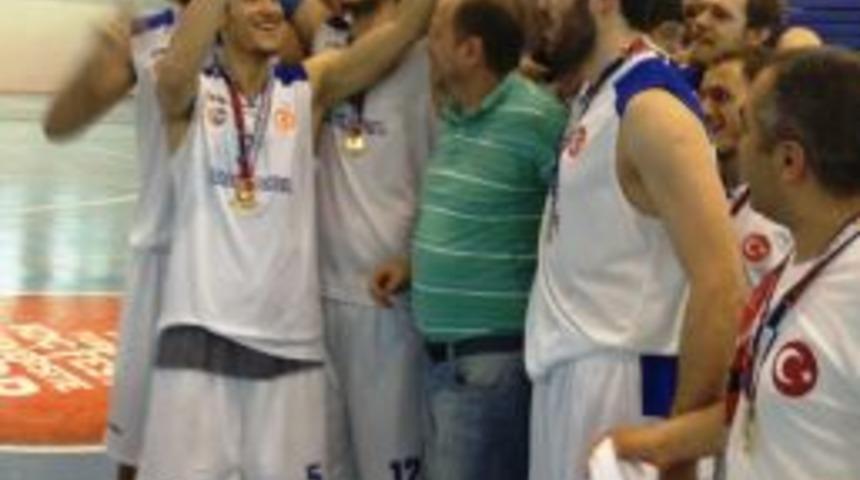 Fatih &Uuml;niversitesi Basketbol Takımı T&uuml;rkiye Şampiyonu Oldu
