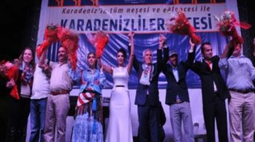 Nil&uuml;fer'de Karadenizliler Gecesi