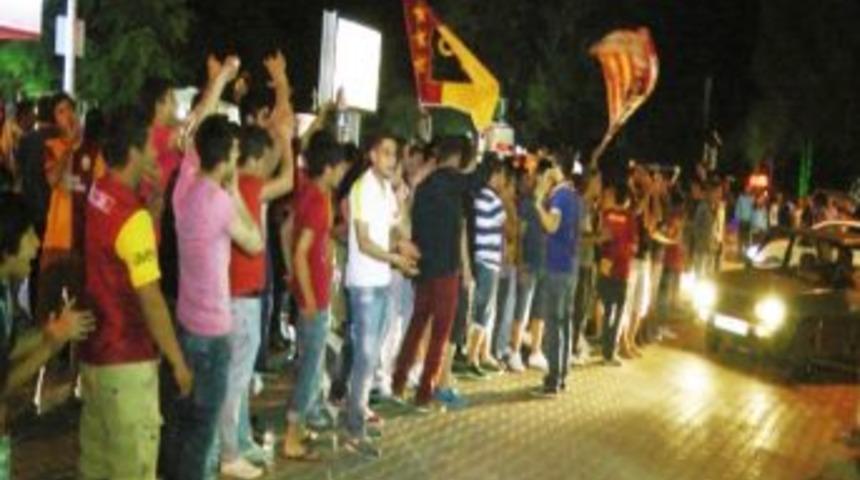 Fethiye&rsquo;de Galatasaray-fenerbah&ccedil;e Gerginliği