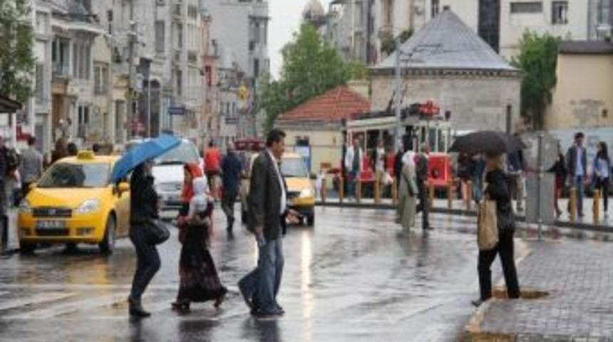 İstanbullular Yağmura Hazırlıksız Yakalandı