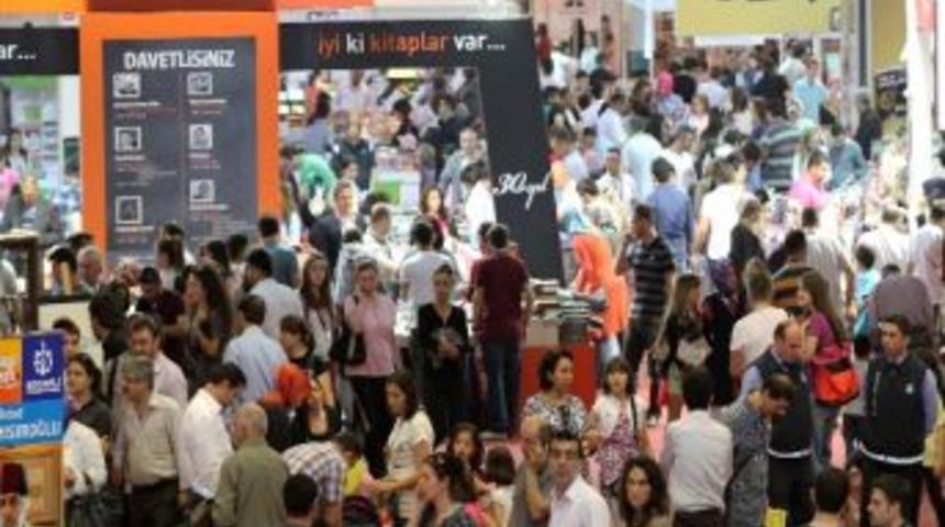 Kitap Fuarı'nı İki G&uuml;nde 120 Bin Kişi Ziyaret Etti