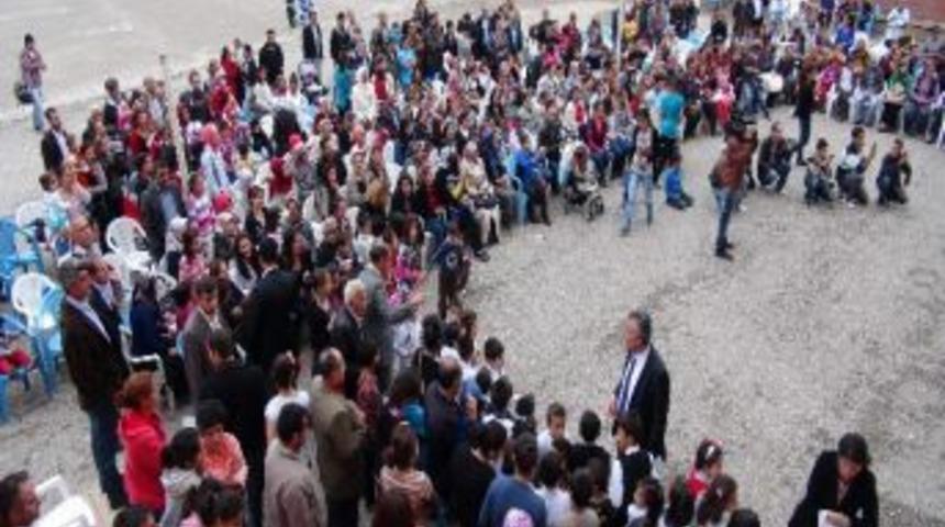 Fevzi &Ccedil;akmak İlk&ouml;ğretim Okulu'nda Okuma Bayramı