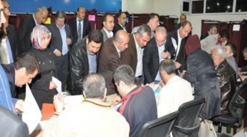 Tatvan TSO'da Bilal Dağdağan G&uuml;ven Tazeledi