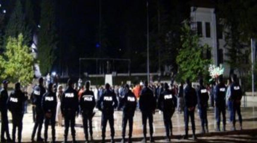 Polisin Yoğun Tedbiri Taraftarın Kavga Etmesini &Ouml;nledi