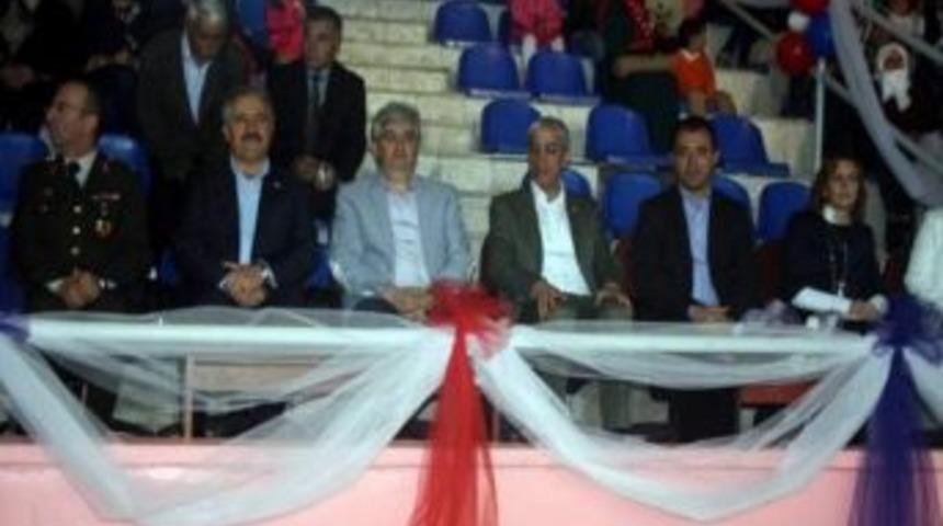 Başkan Bozkuş&rsquo;tan Hemşirelere Karanfil