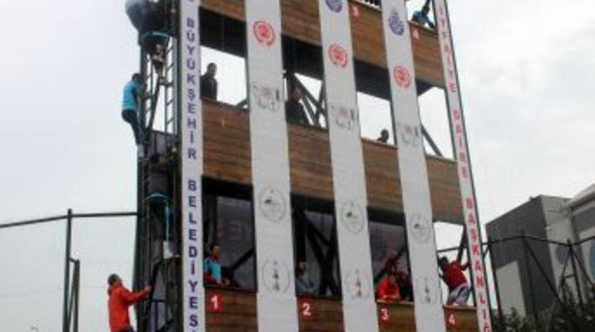 İtfaiye Erleri Bu Kez Yarışmada Ter D&ouml;kt&uuml;