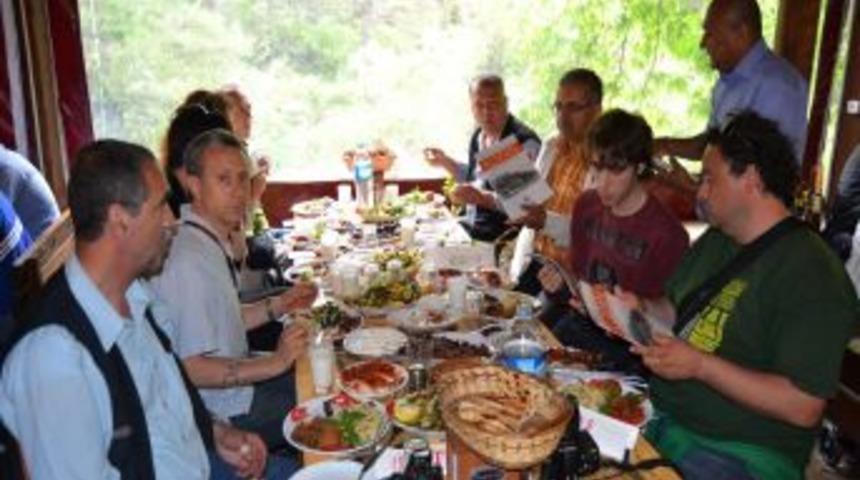 Romanyalı Ve İspanyol Turistler Kozan&rsquo;da