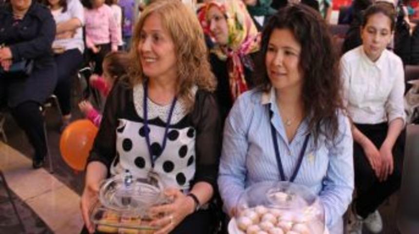 En G&uuml;zel Kurabiyeyi Yapmak İ&ccedil;in Yarıştılar