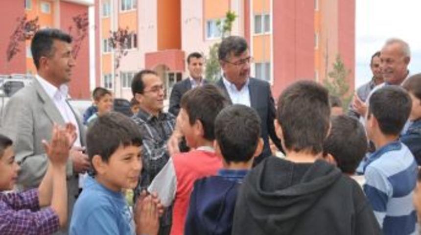 Belediye Başkanı Akdoğan Toki Konutlarında