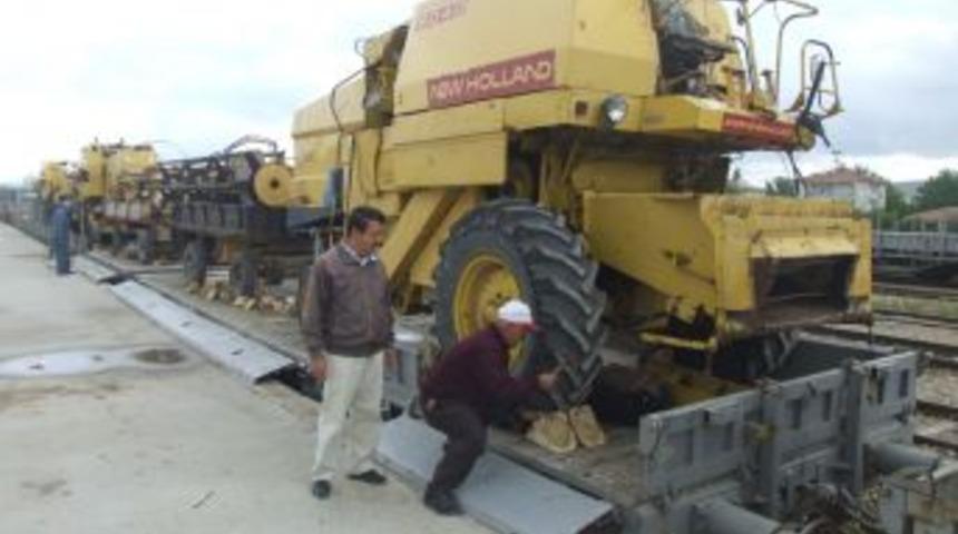 Yerk&ouml;y&rsquo;de, Bi&ccedil;erd&ouml;verler Hasat I&ccedil;in Yola &Ccedil;ıktı