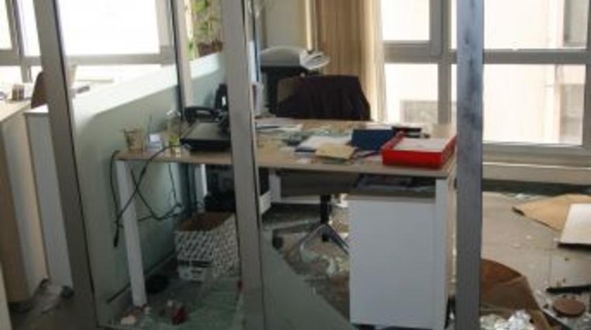 G&ouml;ztepe Ma&ccedil;ından Sonra Taraftarlar Kul&uuml;p Binasını Talan Etti