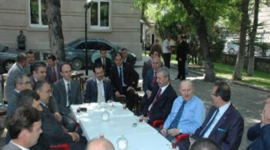 Vali Ko&ccedil;demir Veda Etti