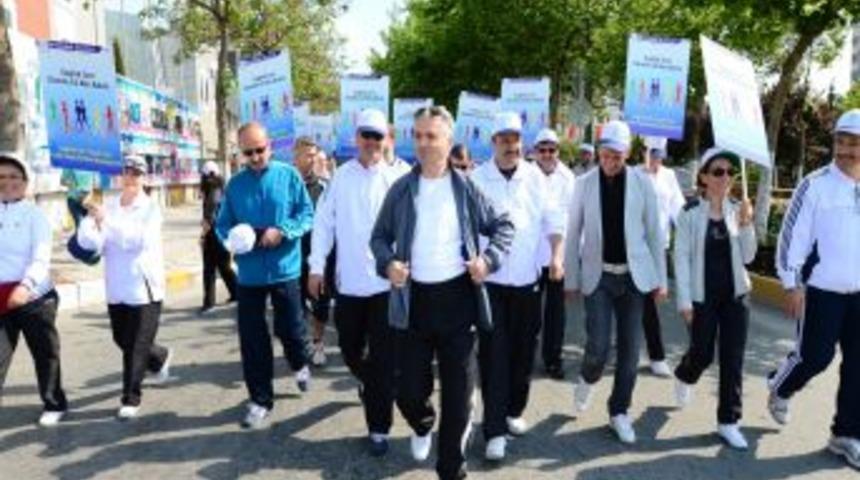 Belediyeden, Obeziteye Dikkat &Ccedil;ekmek I&ccedil;in 10 Adım Y&uuml;r&uuml;y&uuml;ş