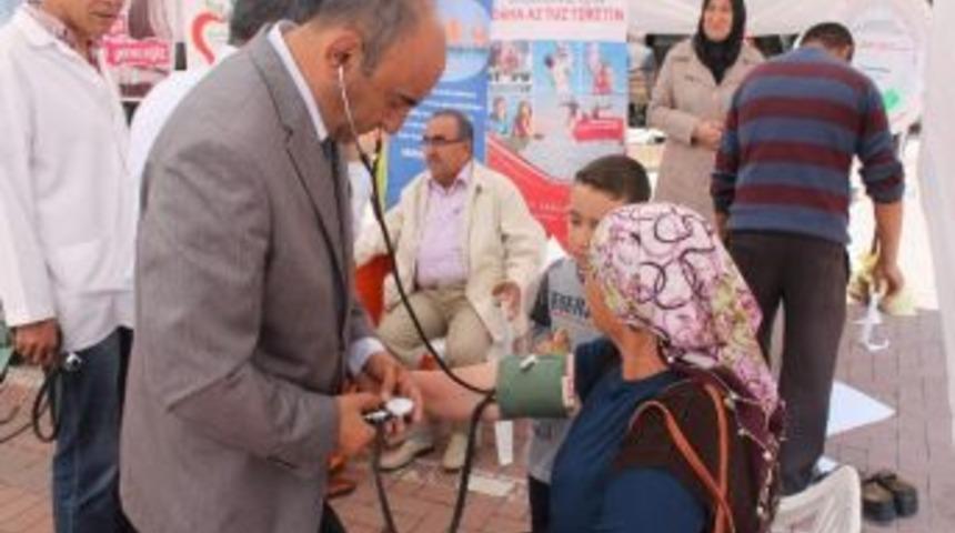 Sağlıklı Yaşam &Ccedil;adırı Halkı Bilgilendiriyor