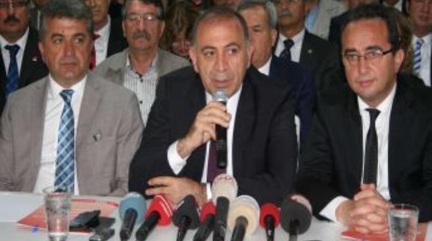 CHP Genel Başkan Yardımcısı Tekin: Apoletliler Gitti, Apoletsizler Geldi