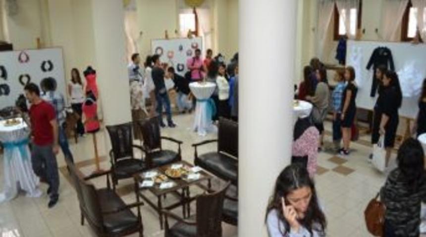 &Uuml;niversiteli &Ouml;ğrencileri El Emeği G&ouml;z Nurunu Sergiledi