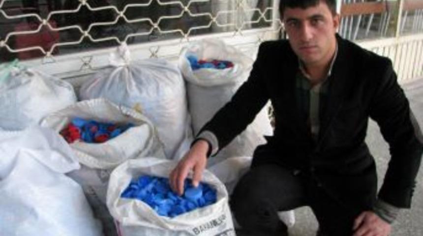 Sorgun'da &Ouml;ğrenciler 200 Kilo Mavi Kapak Topladı