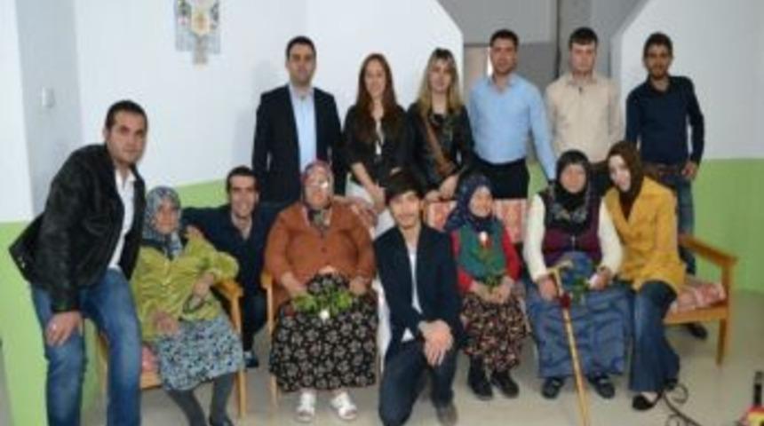 Ak Gen&ccedil;lik Anneleri Unutmadı