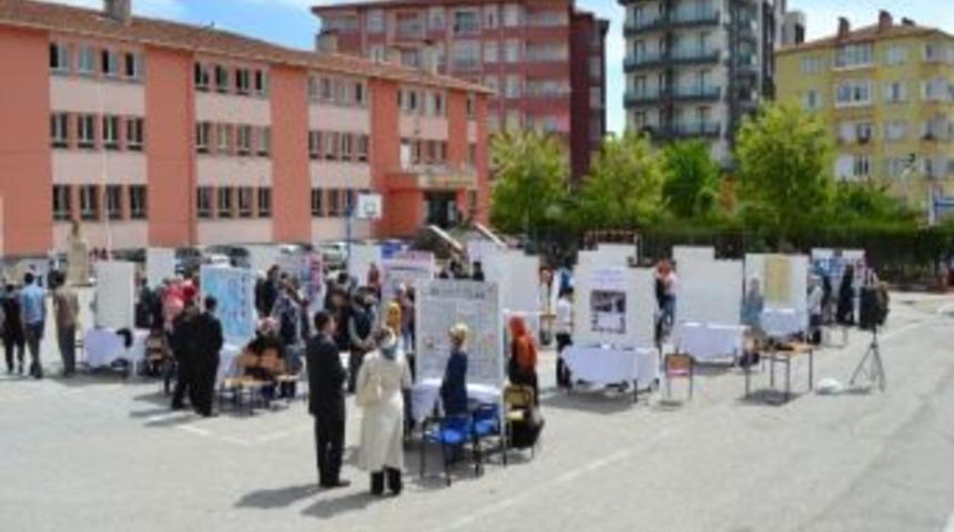 İmam Hatipli &Ouml;ğrencilerden Bilim Şenliği