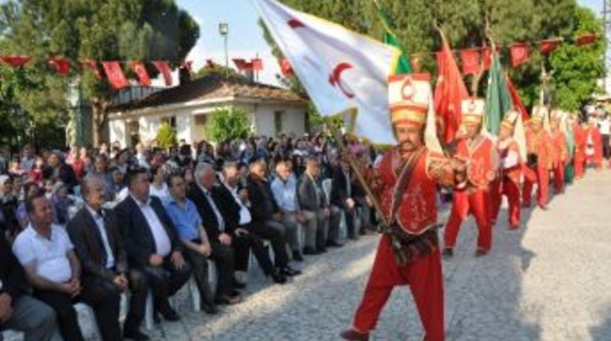 Emiralem &Ccedil;ilek Festivali Coşkuyla Başladı, H&uuml;z&uuml;nle Sona Erdi