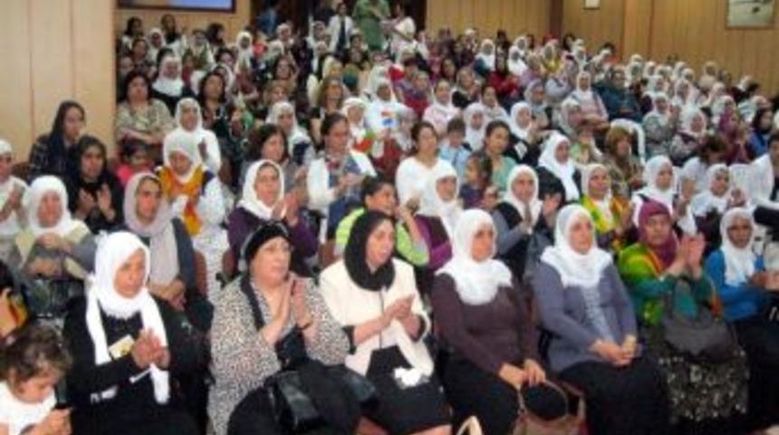 'annelere En G&uuml;zel Hediye Barıştır' Paneli