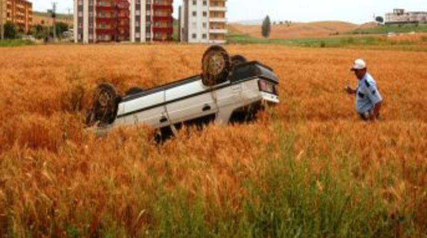 Vatandaşların Kaza Yerinde Ilgin&ccedil; Diyalogları Dikkat &Ccedil;ekti