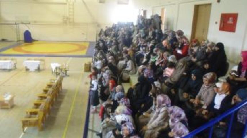 Tortum&rsquo;da Kur&rsquo;an Kursları Arası Yarışma D&uuml;zenlendi