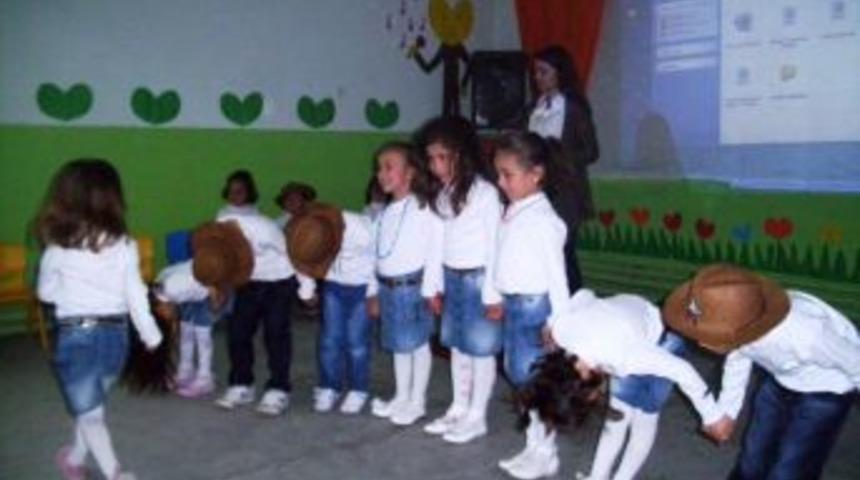 Kutluhallar İlkokulu Ana Sınıfında &lsquo;anneler G&uuml;n&uuml;&rsquo; Etkinliği