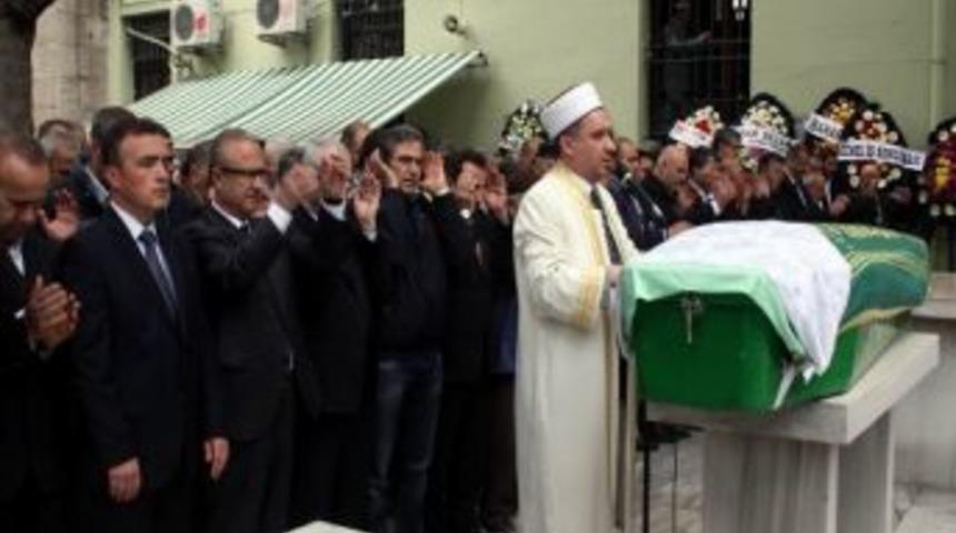 Başkan Yardımcısı Mirza Anneler G&uuml;n&uuml;nde Annesini Kaybetti