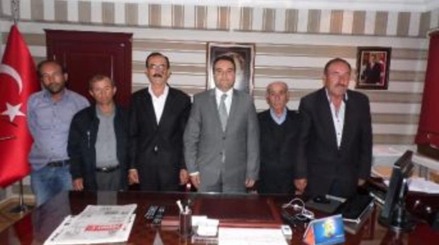 Muhtar&rsquo;dan, Kaymakama Plaket