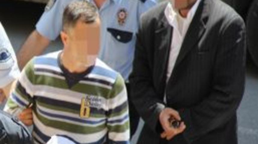 İnşaattan Hurda Demir Hırsızlığına G&ouml;zaltı