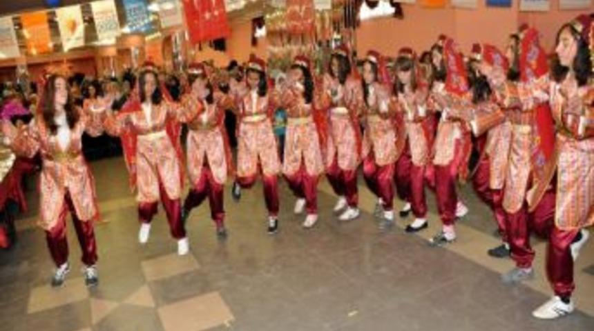 Suşehri Ak Parti Kadın Koları, Anneler G&uuml;n&uuml;n&uuml; Kutladı