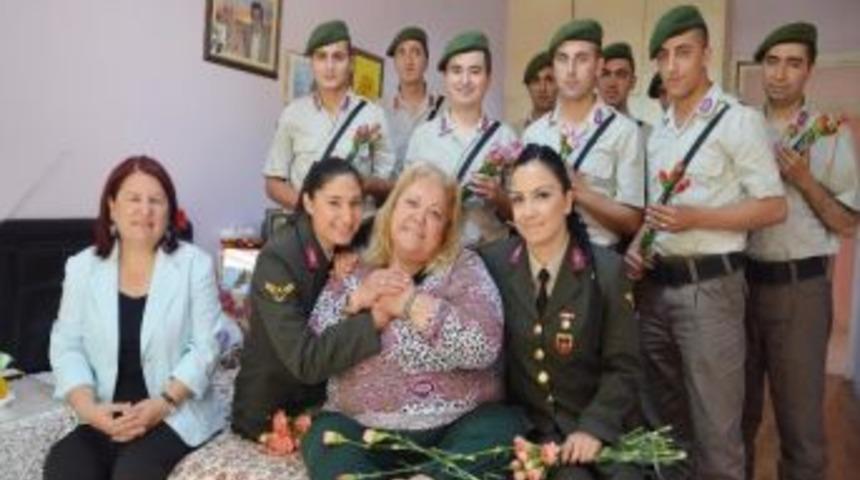 Adana Jandarmasından Anlamlı Ziyaret