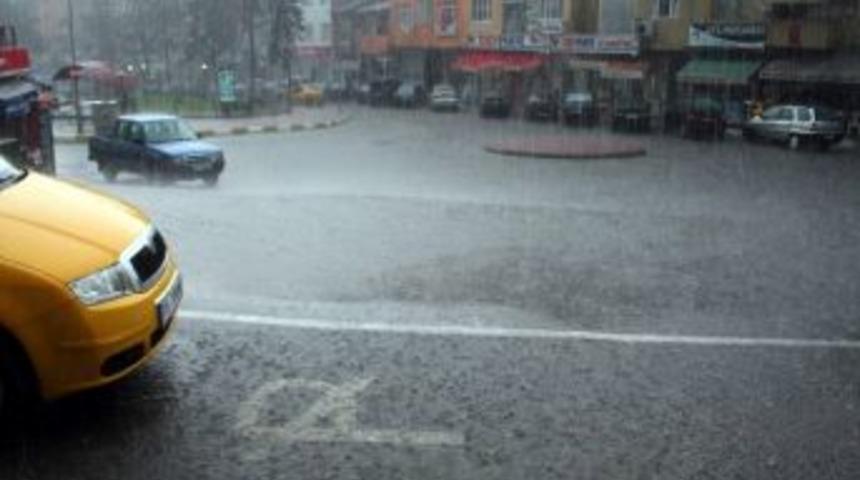 Yenice Yağmura Teslim Oldu