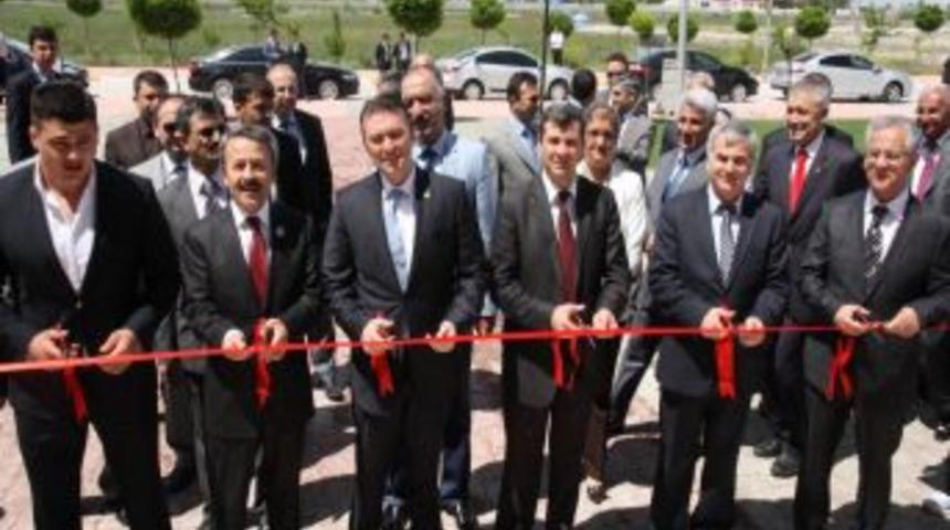 Aksaray Üniversitesinde Toplu Sportif Salon Açılışı