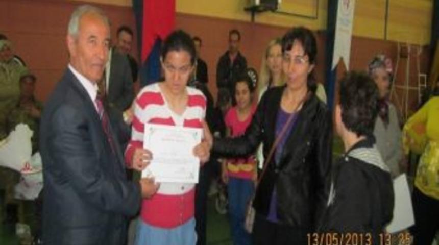 Başarılı Engelli Sporcular &Ouml;d&uuml;llendirildi