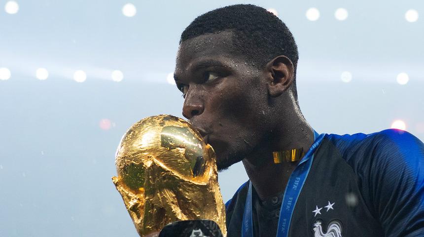 Paul Pogba, İngilizlerle &ouml;nce alay etti sonra &ouml;z&uuml;r diledi