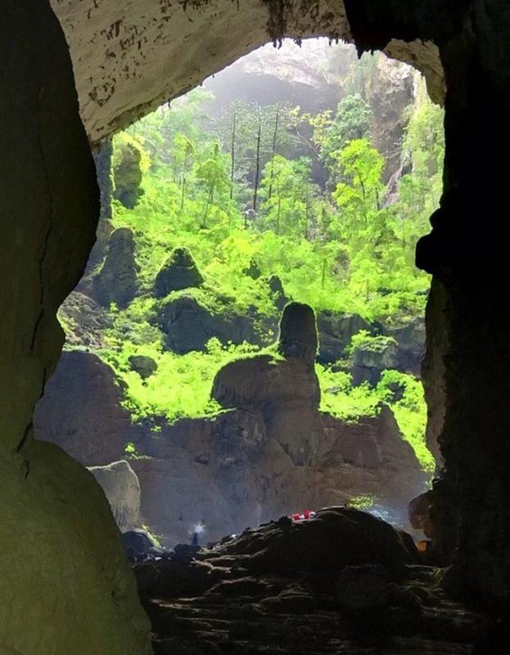 Kayalıkları dolaşırken fark ettiği deliğin içinden çıkanlara inanamadı! G5