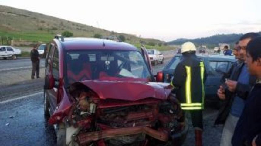 Tavşanlı'da Trafik Kazası: 1 &Ouml;l&uuml;, 3 Yaralı