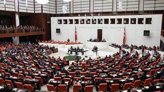 Meclis'in en kıdemli milletvekilleri! Rekor Deniz Baykal'ın