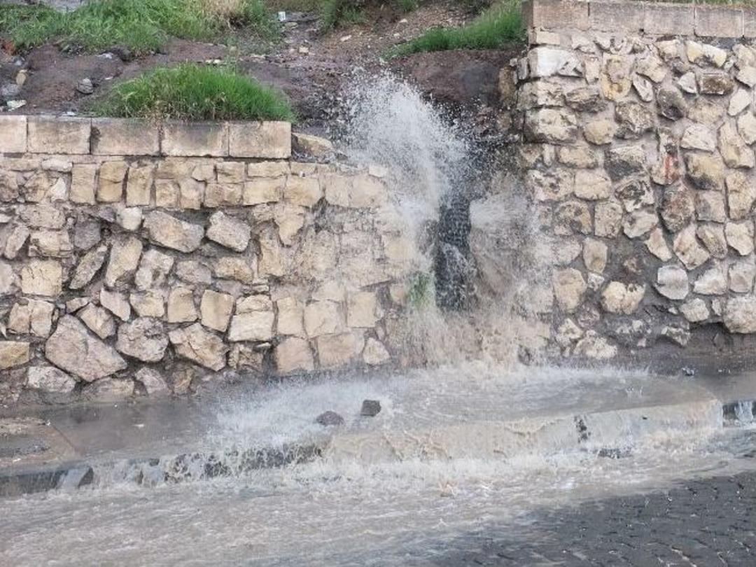 Mardin&rsquo;de Sağanak Yağış Hayatı Olumsuz Etkiledi