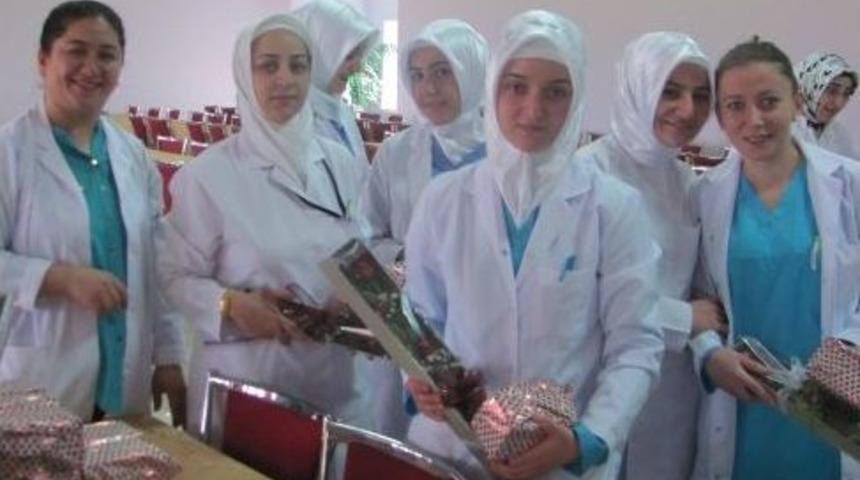 Şifa Hastanesi Yılın Hemşiresini Se&ccedil;ti