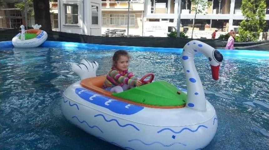 Kastamonu'da &Ccedil;ocukların Şişme Havuz Keyfi