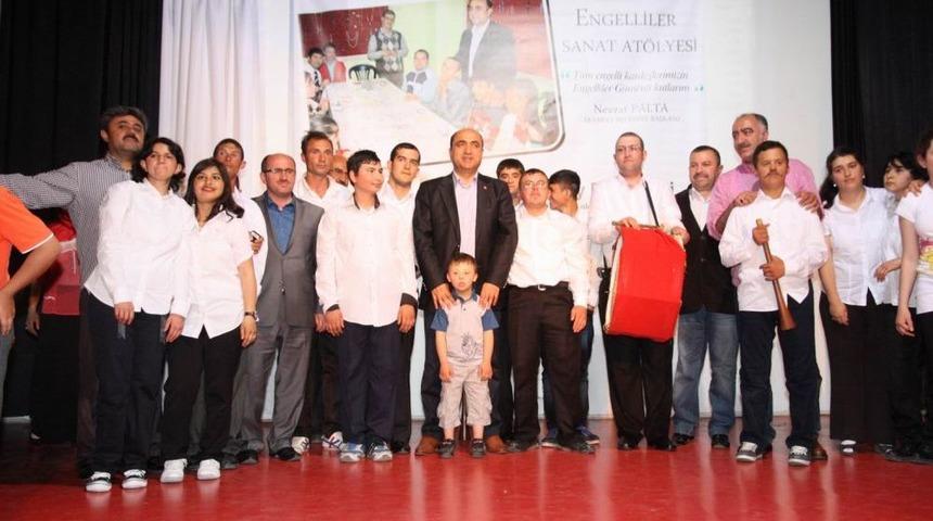 Engelli &Ccedil;ocuğuna Mektup Yazan Anneler &Ouml;d&uuml;llendirildi