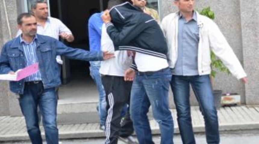 Bı&ccedil;aklı Saldırıda &Ouml;len Gencin Katil Zanlıları Yakalandı